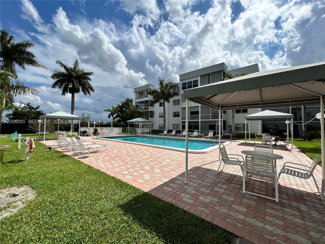 3000 E Sunrise Lakes Dr, Unit 302, Sunrise, FL 33322 Photo