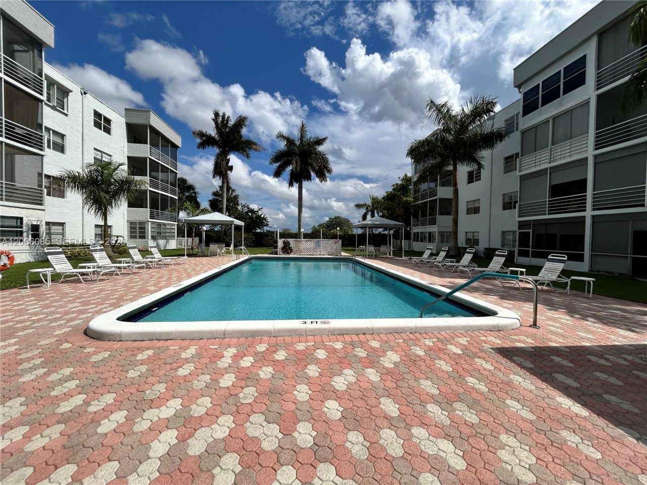3000 E Sunrise Lakes Dr, Unit 302, Sunrise, FL 33322 Photo