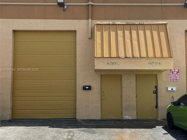 8092 NW 67th St , Medley, FL 33166