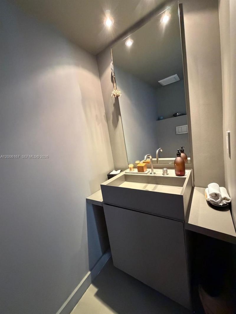 9 Island Ave , Unit 2207, Miami Beach, FL 33139 Photo