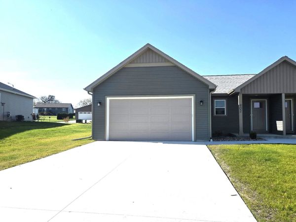 402 Michael Fitz Lane, Horicon, WI 53032