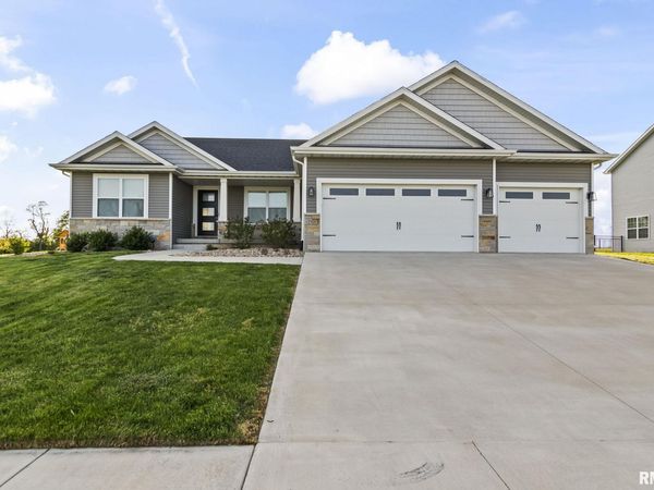 1709 Spartan Drive, Chatham, IL 62629