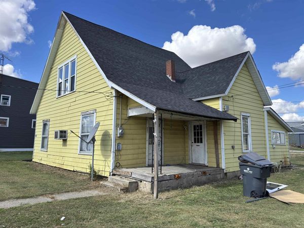 113 E Main Street, Saratoga, IN 47382