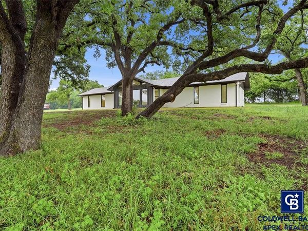 11458 St Hwy 171 , Covington, TX 76636