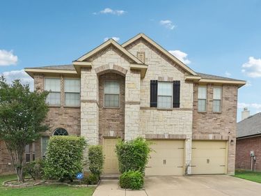 8841 Noontide Drive, Fort Worth, TX 76179