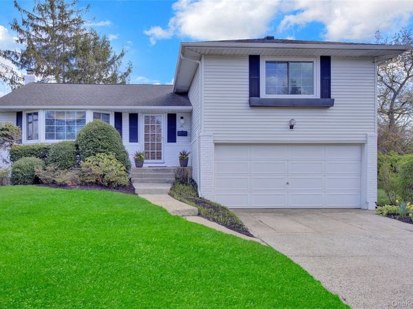 25 Lake Shore Boulevard , Massapequa, NY 11758