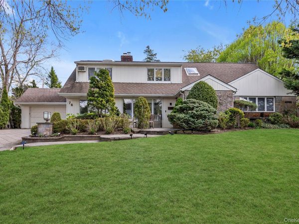 76 Parkview Drive, Searingtown, NY 11507