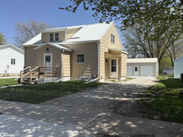 1806 Custer Street, Iowa Falls, IA 50126