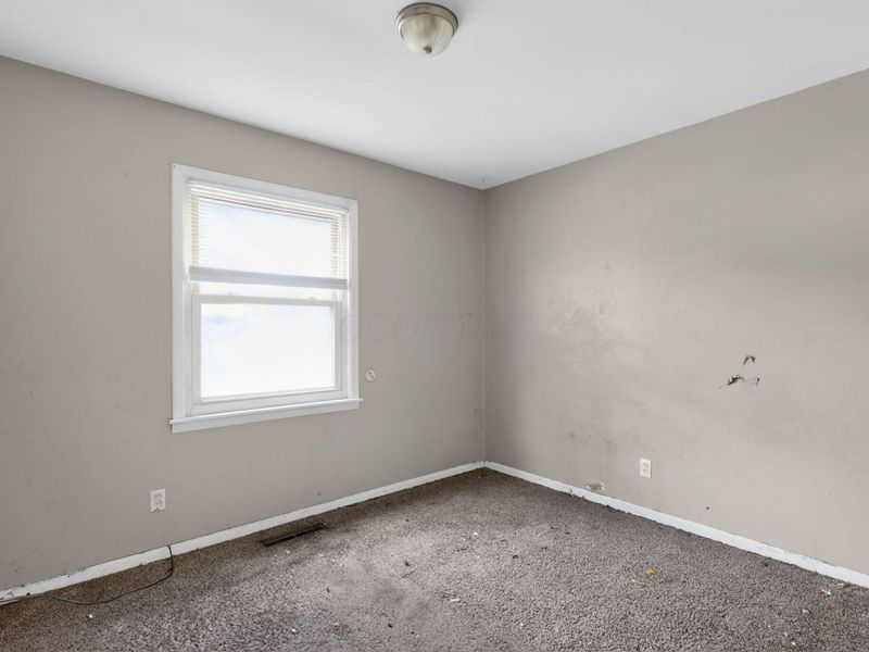 4487 Dundee Avenue , Columbus, OH 43227 Photo 10