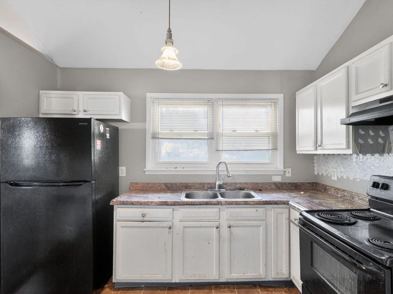 4487 Dundee Avenue , Columbus, OH 43227 Photo 18