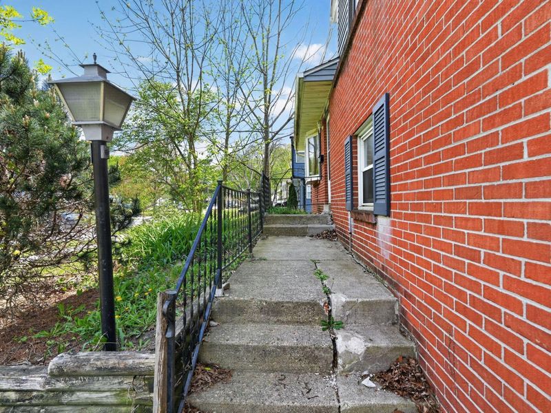 4487 Dundee Avenue , Columbus, OH 43227 Photo 5