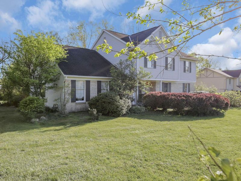 8029 Ashland Court NW, Canal Winchester, OH 43110 Photo 2