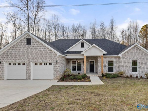 450 Horseshoe Hills Road, Killen, AL 35645