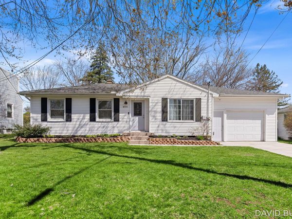 4000 Hillsdale Avenue NE, Grand Rapids, MI 49525