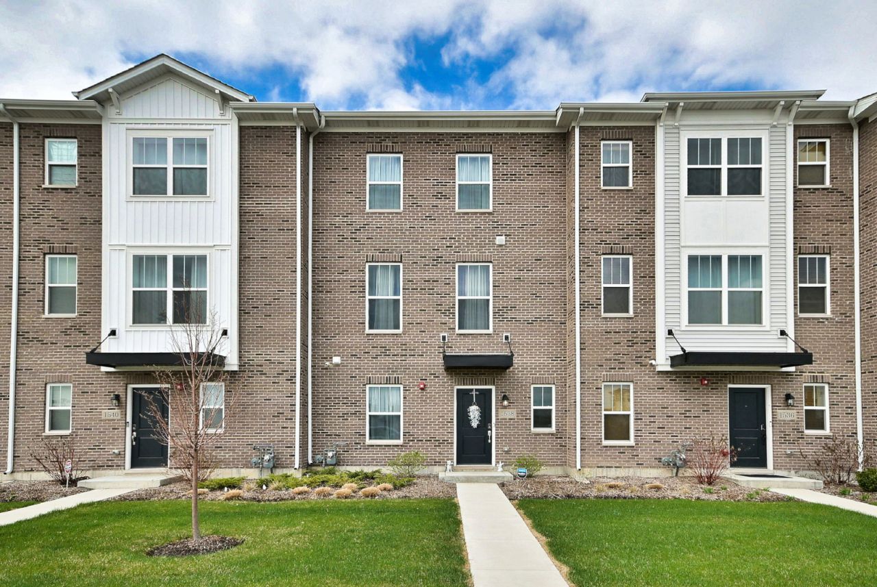 1538 Times Drive , Des Plaines, IL 60018