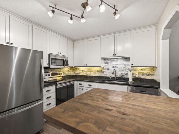 1846 Southpointe Terrace, Eagan, MN 55122