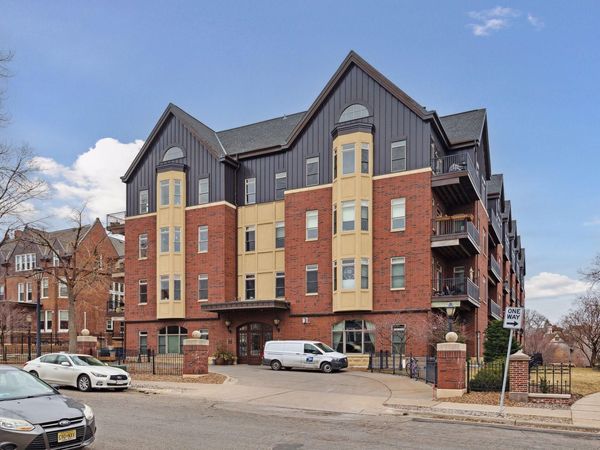 301 Clifton Avenue, Unit 3D, Minneapolis, MN 55403
