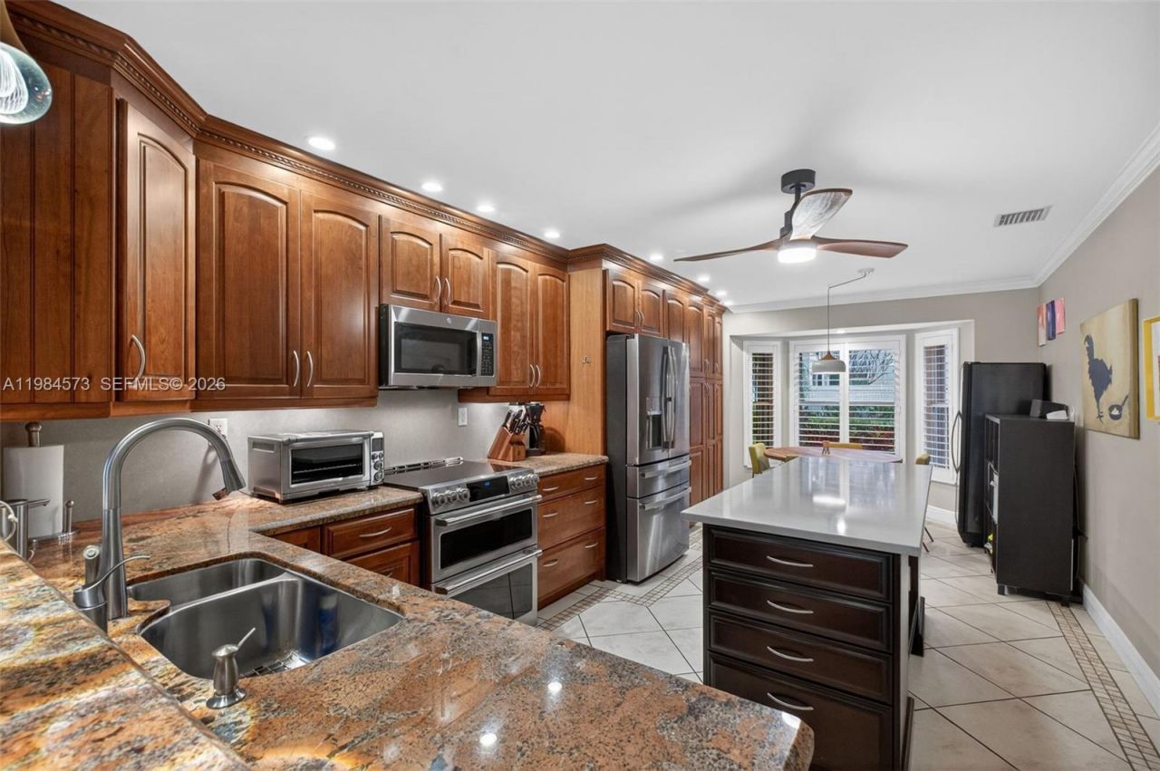 1860 Sweetbay Way, Hollywood, FL 33019 Photo