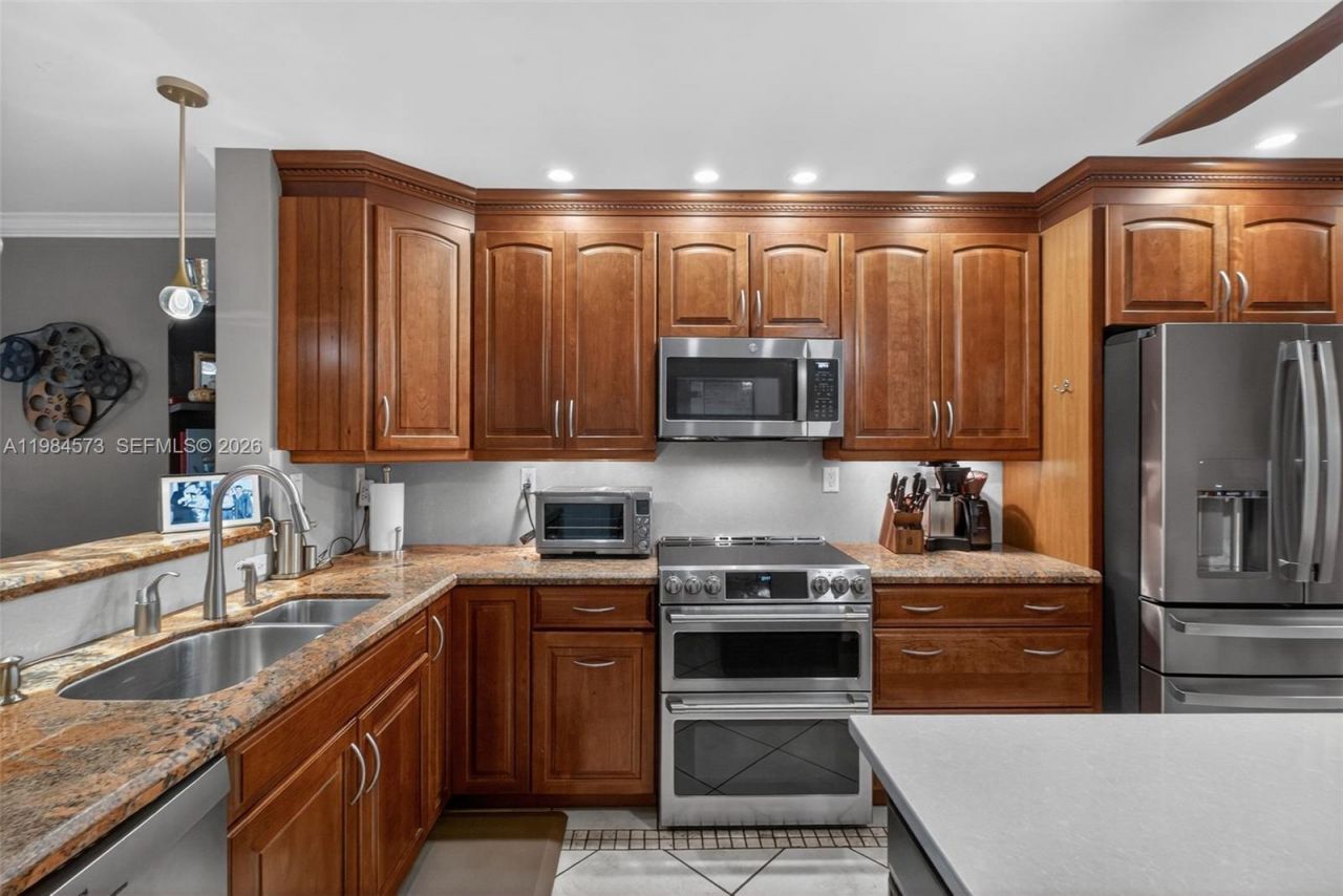 1860 Sweetbay Way, Hollywood, FL 33019 Photo
