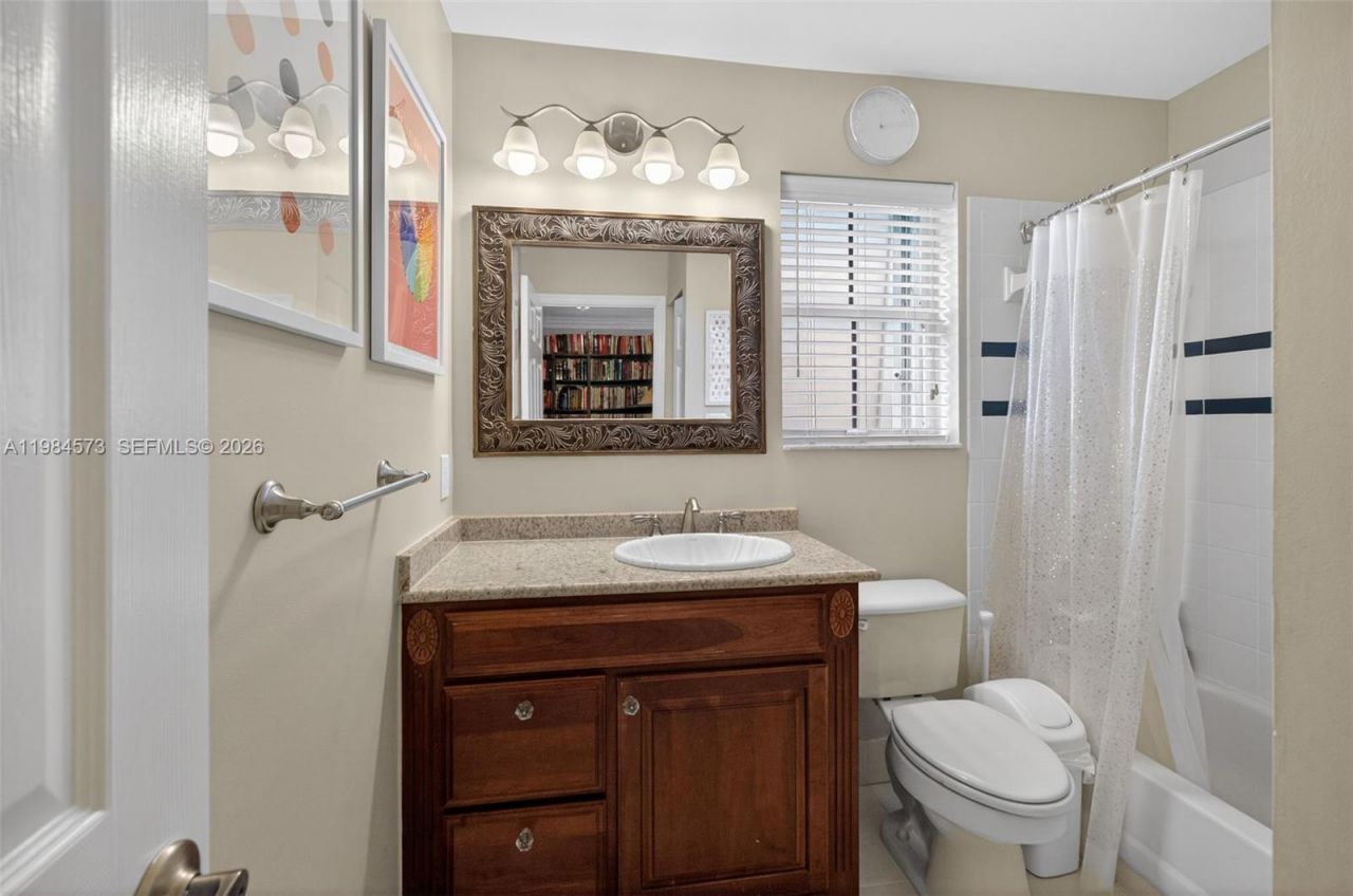 1860 Sweetbay Way, Hollywood, FL 33019 Photo