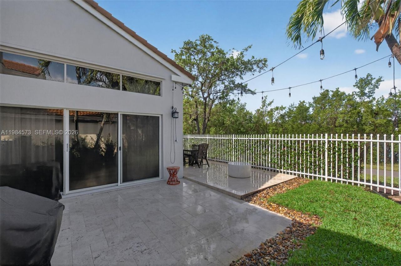 1860 Sweetbay Way, Hollywood, FL 33019 Photo