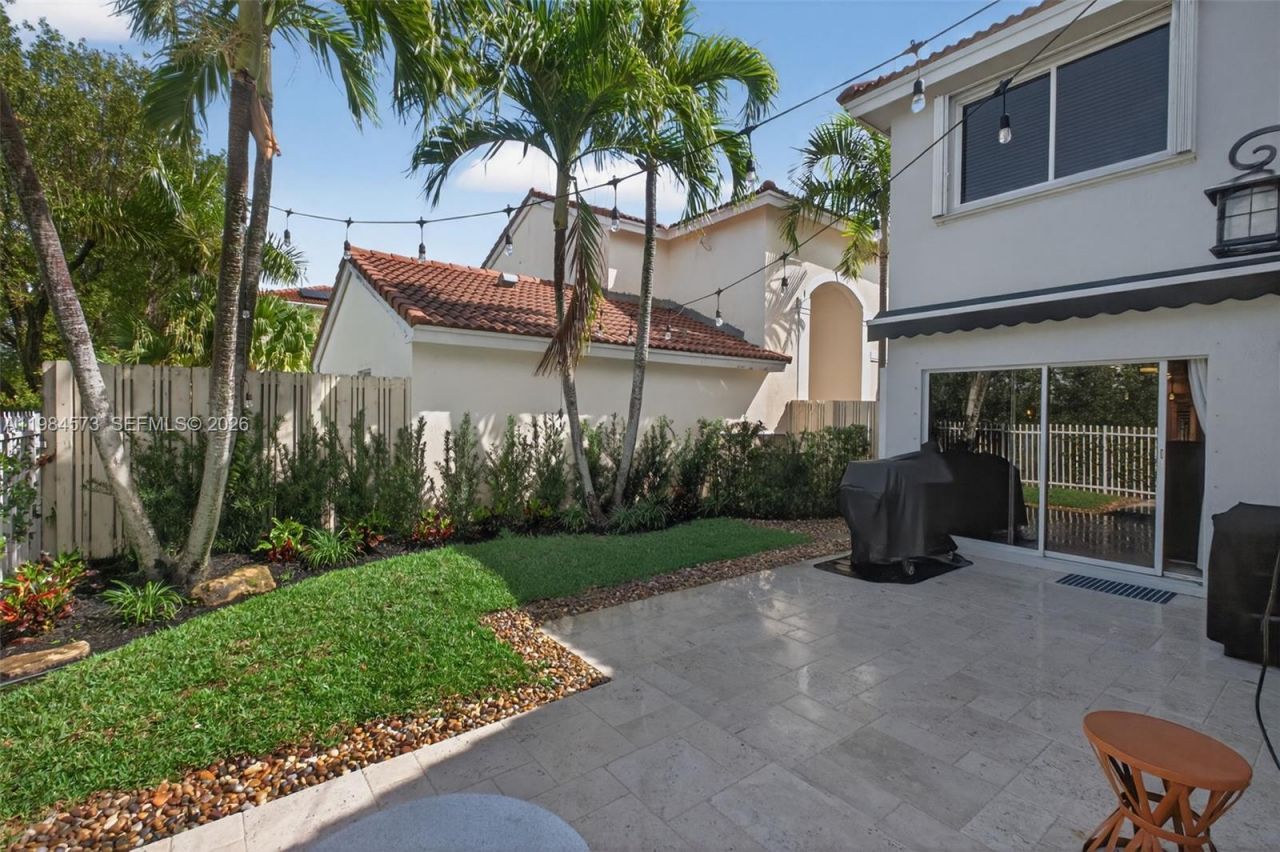 1860 Sweetbay Way, Hollywood, FL 33019 Photo