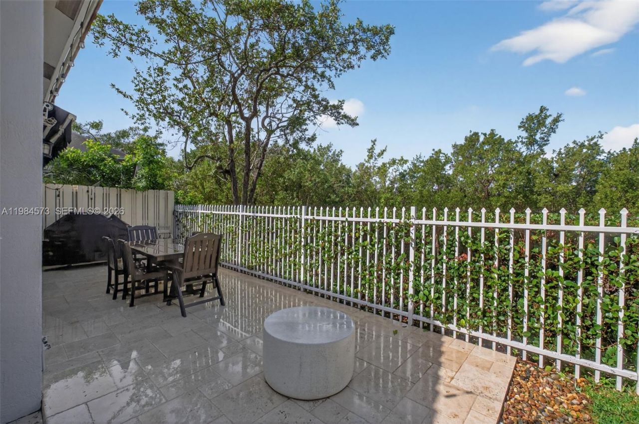 1860 Sweetbay Way, Hollywood, FL 33019 Photo