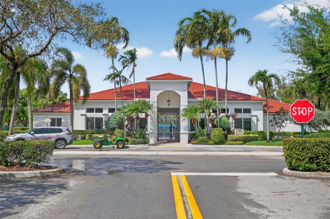 1860 Sweetbay Way, Hollywood, FL 33019 Photo