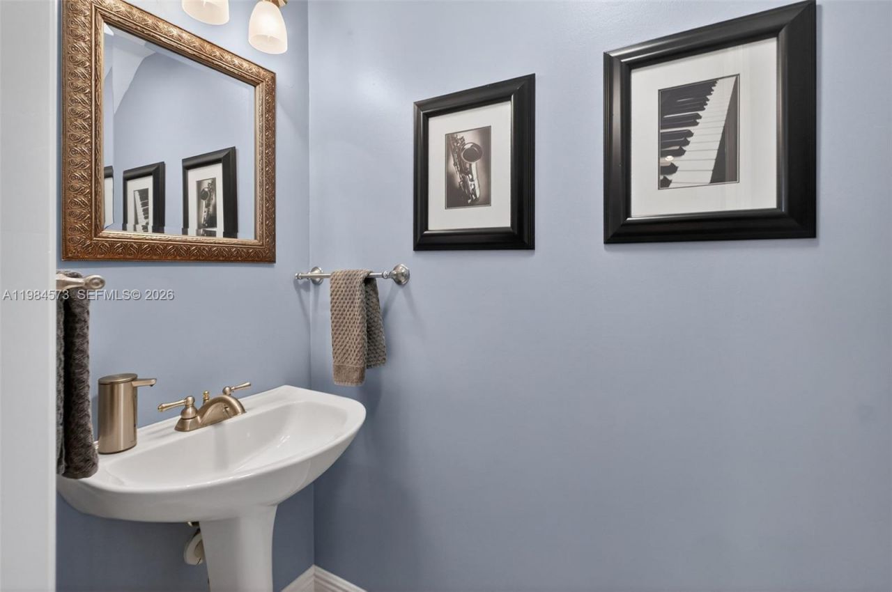 1860 Sweetbay Way, Hollywood, FL 33019 Photo
