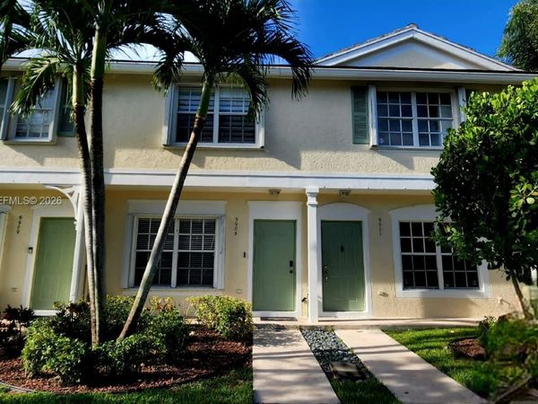 9905 NW 57th Mnr, Coral Springs, FL 33076