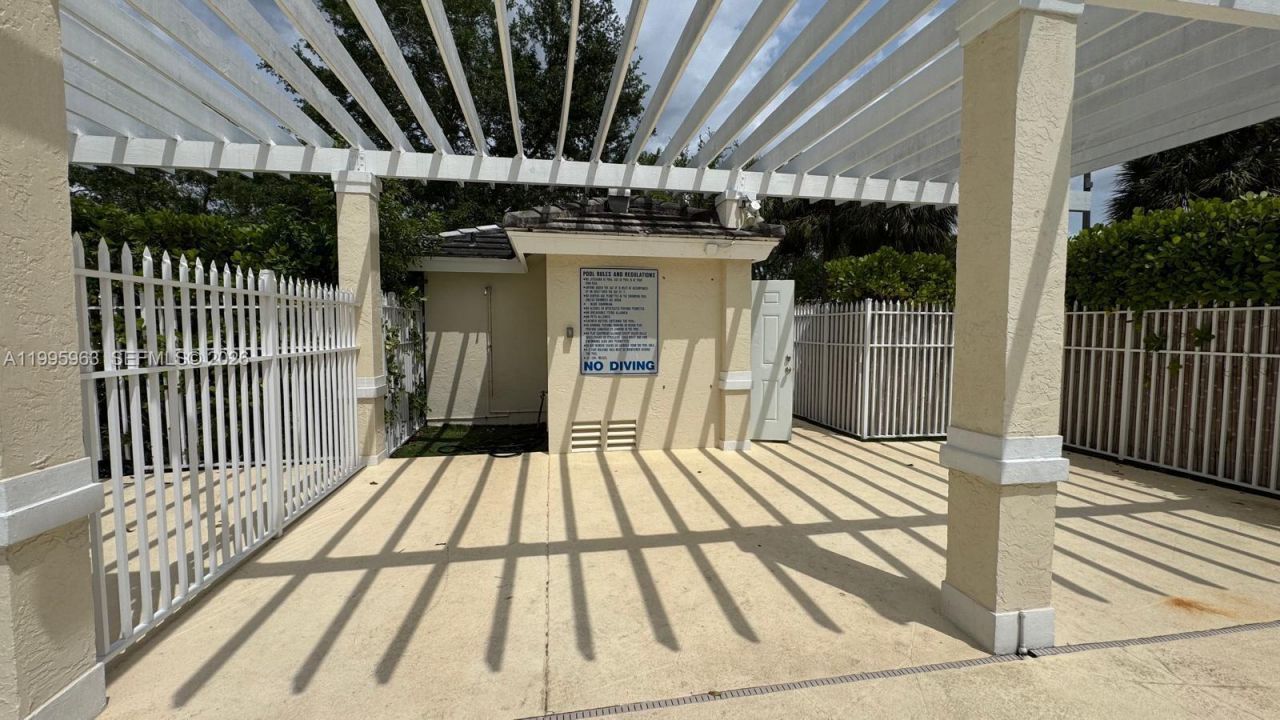 9905 NW 57th Mnr, Coral Springs, FL 33076 Photo