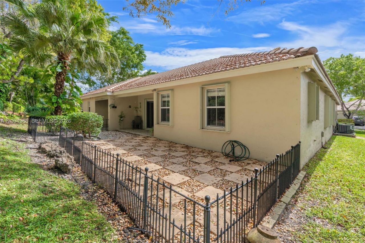 4108 Pine Ridge Ln, Weston, FL 33331 Photo