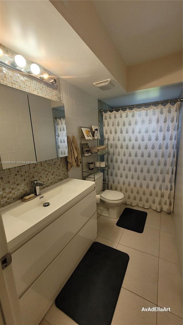 17125 N Bay Rd , Unit 3505, Sunny Isles Beach, FL 33160 Photo