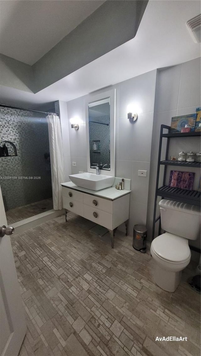 17125 N Bay Rd , Unit 3505, Sunny Isles Beach, FL 33160 Photo