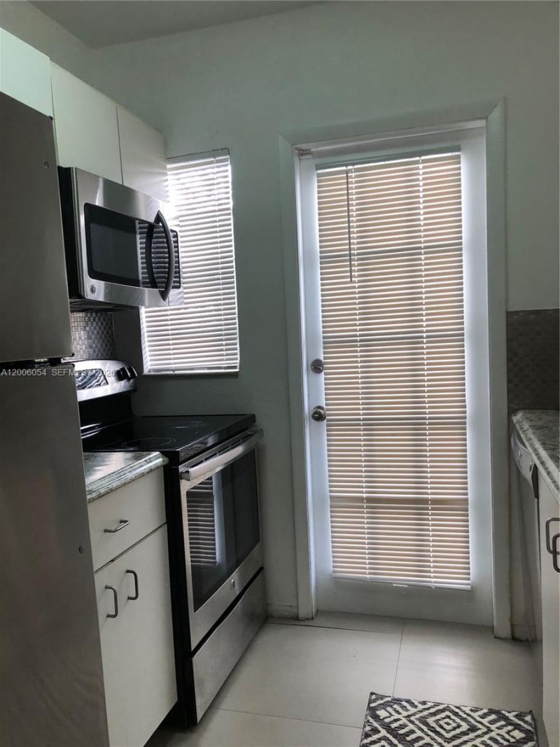 911 Meridian Ave , Unit 105, Miami Beach, FL 33139 Photo
