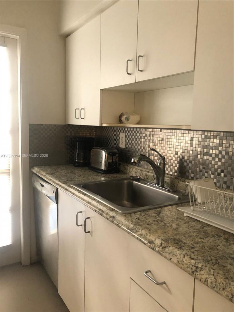 911 Meridian Ave , Unit 105, Miami Beach, FL 33139 Photo