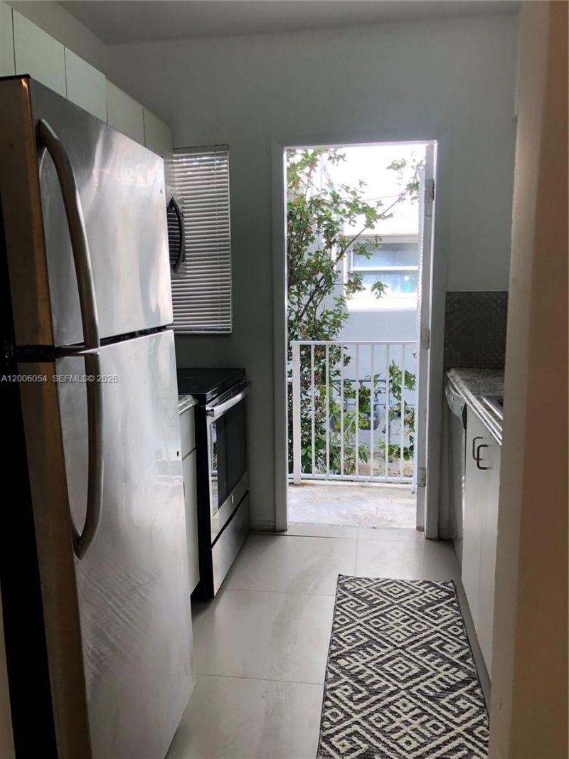 911 Meridian Ave , Unit 105, Miami Beach, FL 33139 Photo