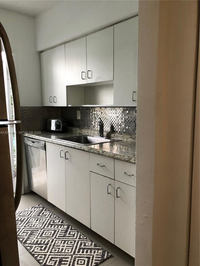 911 Meridian Ave , Unit 105, Miami Beach, FL 33139 Photo