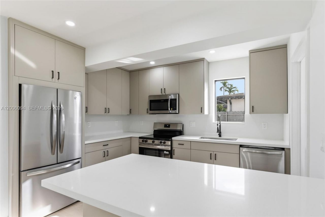 9660 Dominican Dr , Cutler Bay, FL 33189 Photo