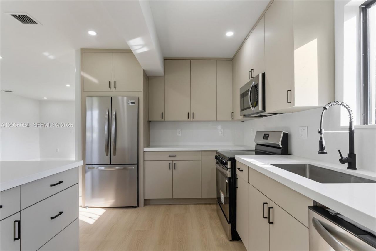 9660 Dominican Dr , Cutler Bay, FL 33189 Photo