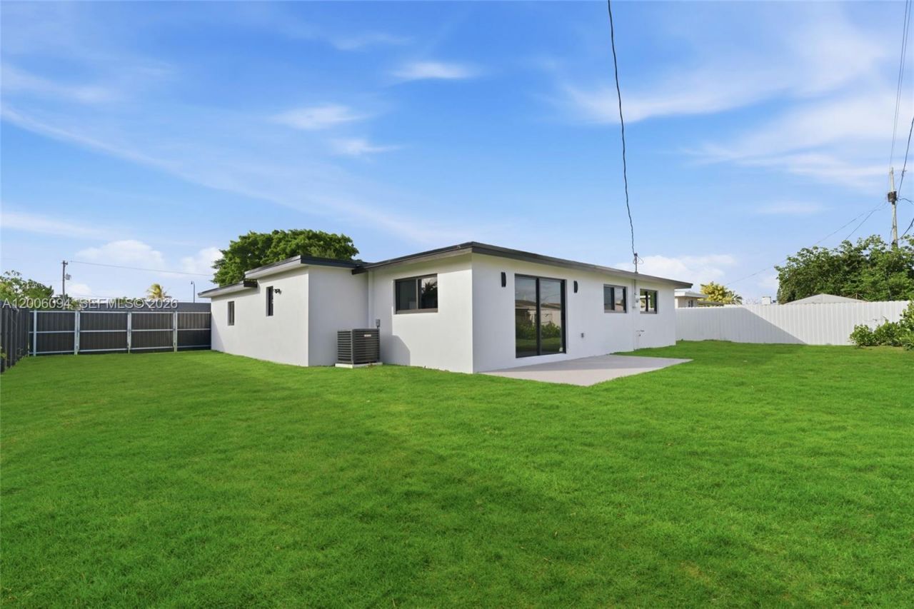 9660 Dominican Dr , Cutler Bay, FL 33189 Photo