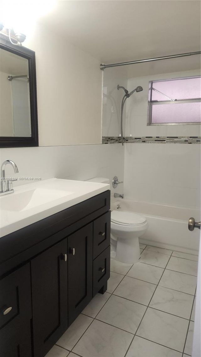 13707 Kendale Lakes Cir, Unit 205, Miami, FL 33183 Photo