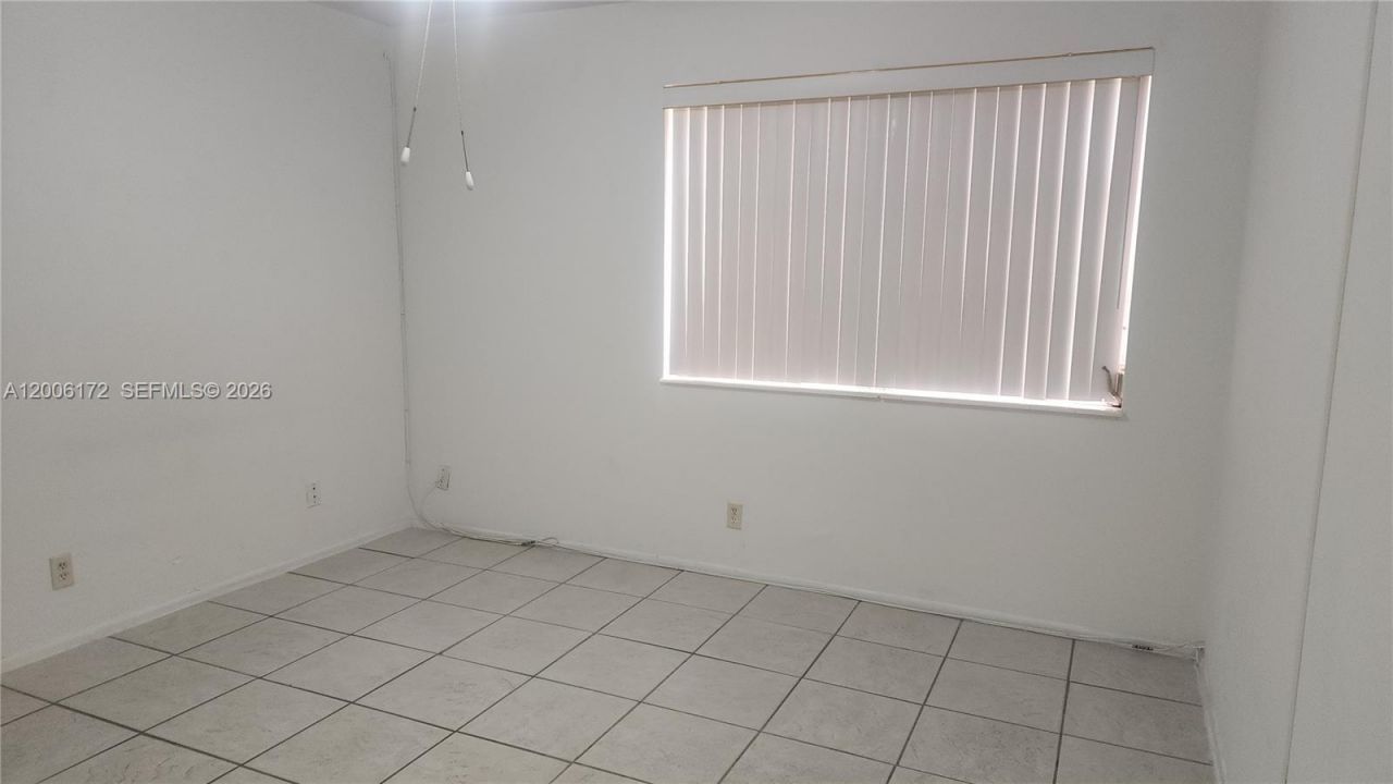 13707 Kendale Lakes Cir, Unit 205, Miami, FL 33183 Photo