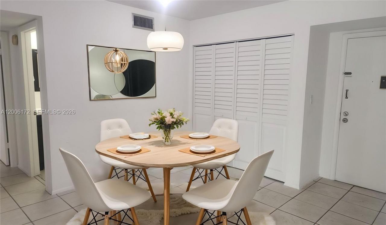 13707 Kendale Lakes Cir, Unit 205, Miami, FL 33183 Photo