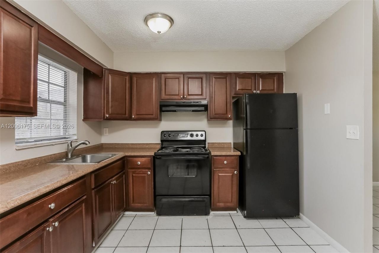 6025 SW 37th St, Unit E-W, Miramar, FL 33023 Photo