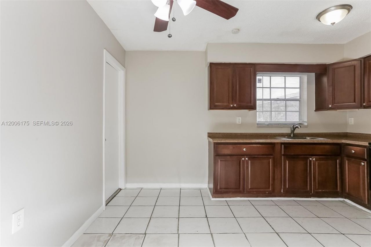 6025 SW 37th St, Unit E-W, Miramar, FL 33023 Photo