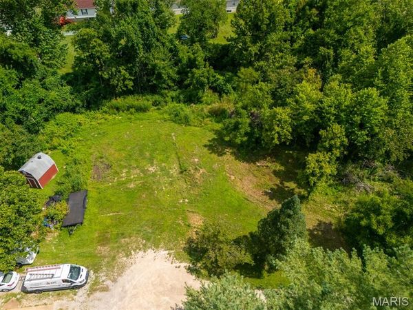 7098 Ridge Drive , Barnhart, MO 63012