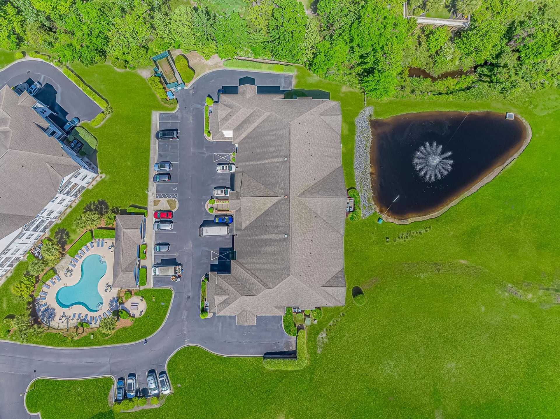 2241 Waterview Dr. Photo 34