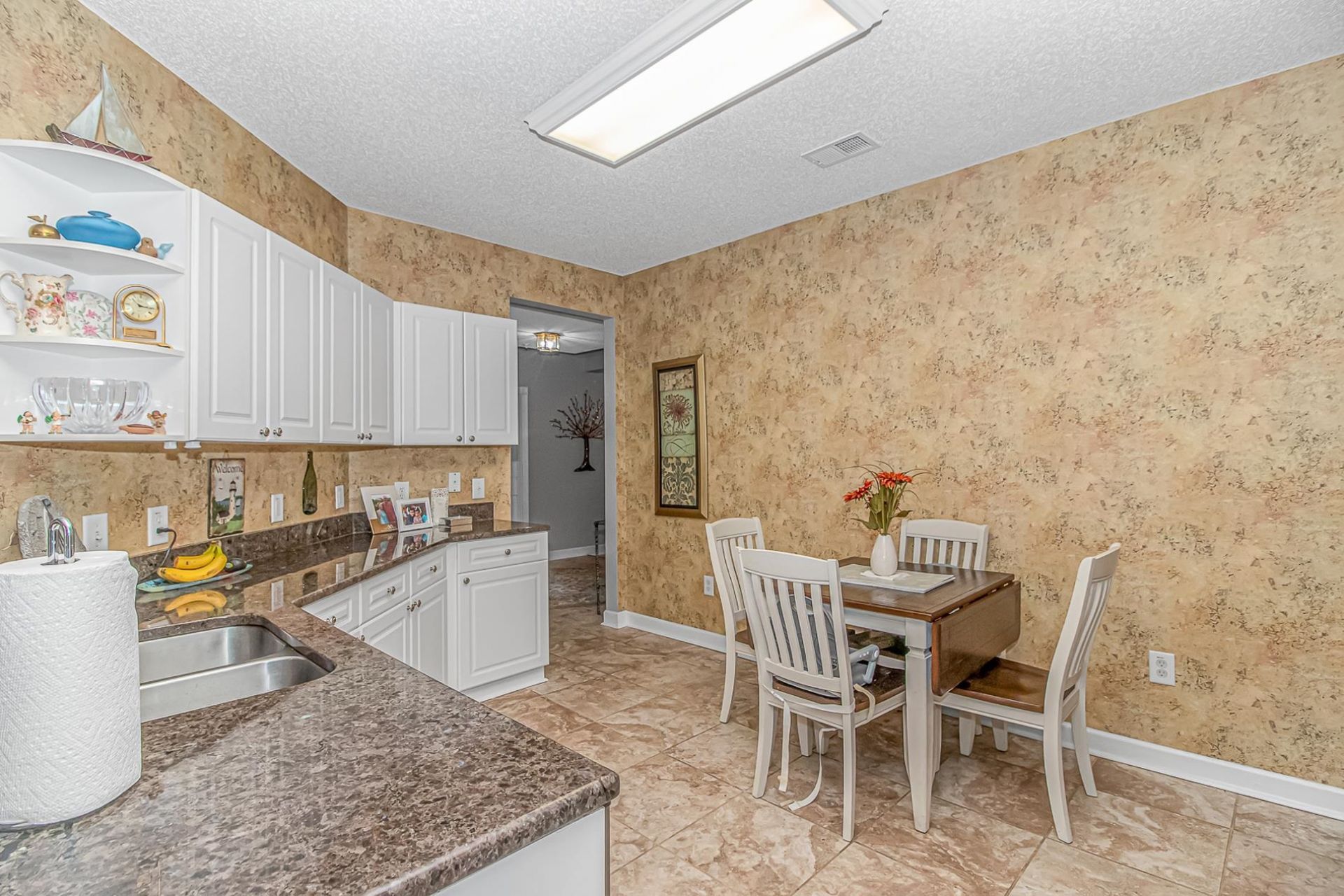 2241 Waterview Dr. Photo 8
