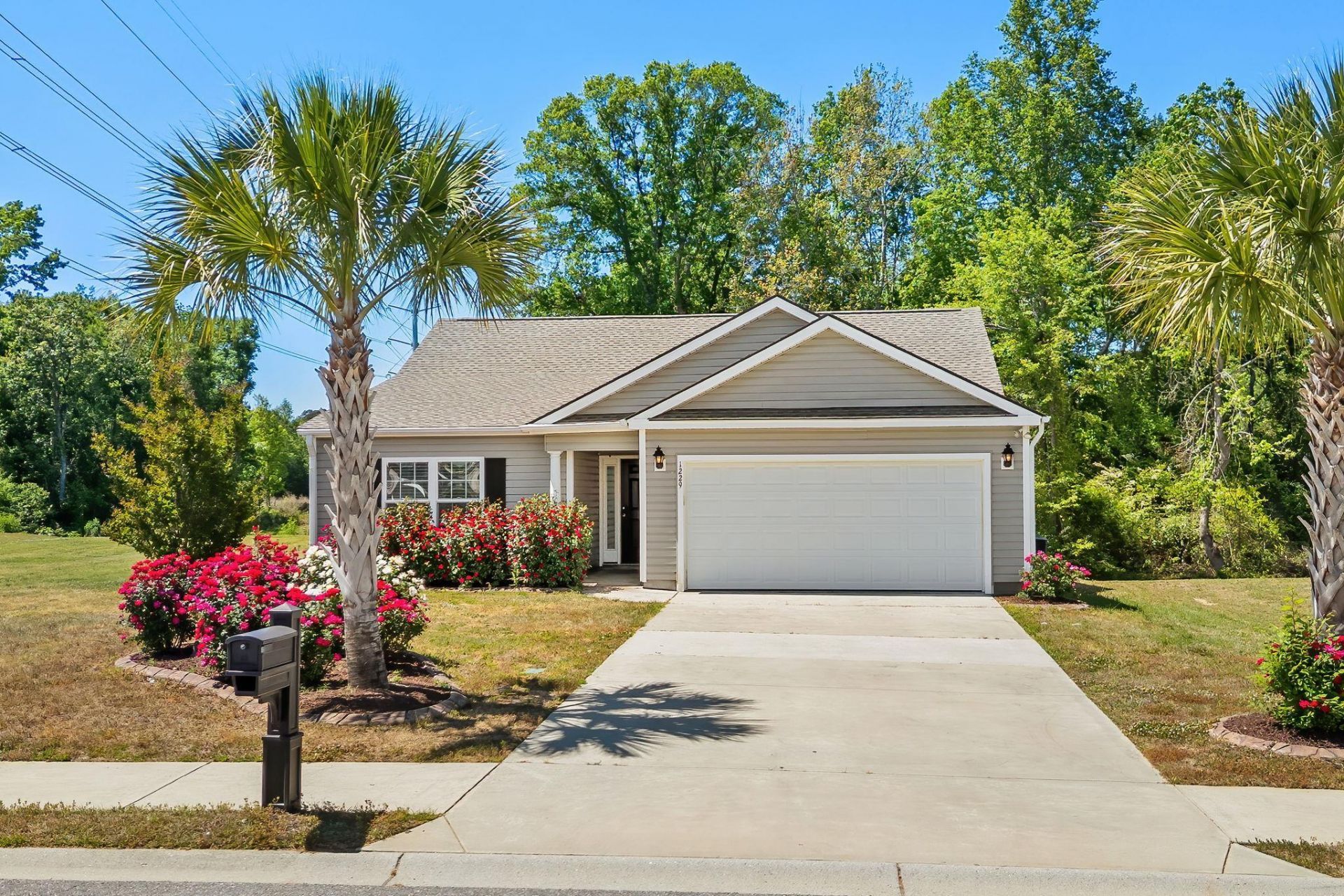 1229 Augustus Dr. Photo 1